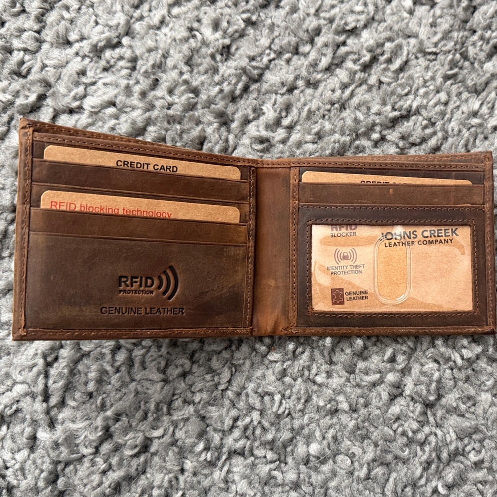 RFID-Blocking Genuine Leather Bifold Card Wallet - Brown
